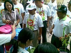 Sudah Saatnya Masyarakat Kurangi Penggunaan Plastik