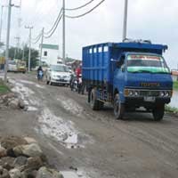 Gara-gara Proyek SSC, Jalan Benowo Rusak