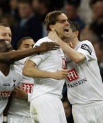 Woodgate: Spurs Harus Manfaatkan Momentum