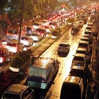 Hujan Mengguyur, Lalu Lintas di Jakarta Padat