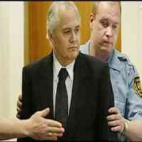 Aktor Kejahatan Perang Bebas, Kosovo Pasrah