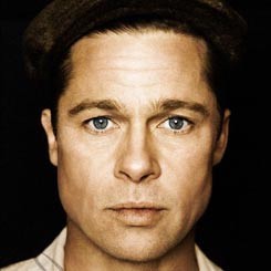 Brad Pitt Menjelma Jadi Patung Cokelat