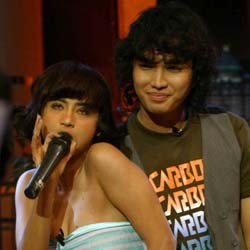 Aldi Taher Tengok Rumah Dengan Mobil Mewah