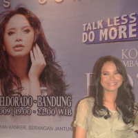 Rossa Aransemen Ulang Lagu untuk Konser di Bandung