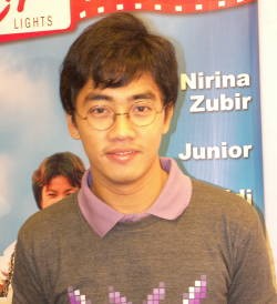 Dennis Adhiswara Nggak Mau Jadi Cowok Culun