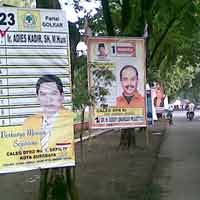 Jalan Ahmad Yani Bagai Galeri Foto Caleg