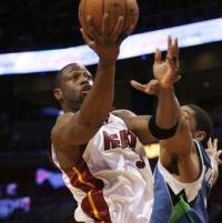 46 Poin Wade Bawa Heat Menang