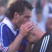 Takhayul Bintang Lapangan Hijau