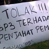 Tuntut Status Mantan Ketua KPU, Formasi Demo Polda Jatim