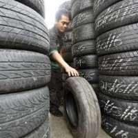 Mengais Rezeki di Ancol