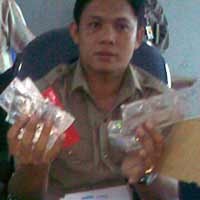 Edarkan Obat Bekas, 2 Tukang Rombeng Digulung