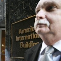 Ketika Raksasa-raksasa Finansial Harus Disuapi Miliaran Dolar