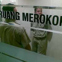 Pemkot Surabaya Terapkan Lingkungan Bebas Asap Rokok