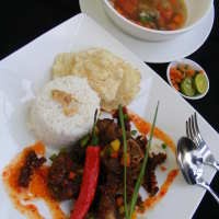 Gelitik Cabai Sumatera di Sop Buntut Balado