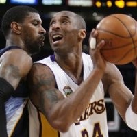 Lakers Atasi Grizzlies