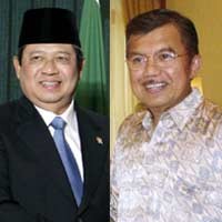 Kecewa, Mantan Tim Sukses SBY-JK Robek-robek Dokumen