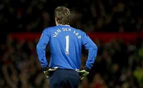 Rekor Van der Sar Dihentikan Blunder