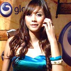 Infeksi Usus, Aura Kasih Nekat Manggung