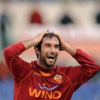 Adebayor Absen, Vucinic Senang