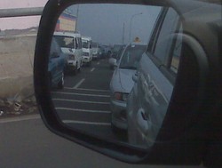 Tol Cikampek Macet di Km 37 Hingga Km 51