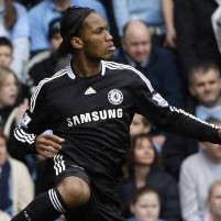 Droba Berikan Sampanye, Essien Kabur