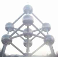 Menara Atomium yang Futuristis