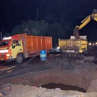Gorong-gorong Peninggalan Belanda Dibongkar, Jalur Pantura Macet
