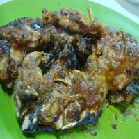 Ditonjok Sedapnya Ikan Kambing Bakar Racikan Sang Babe