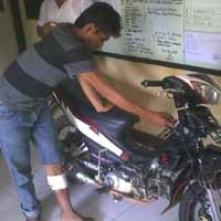 Berdalih Penjualan Tahu Merosot, Pak Haji Embat Motor