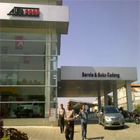 Perampok Dealer Toyota Auto 2000 Bersenpi