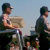 Anggota Polisi Pingsan Saat Kapolri Beri Amanat