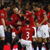 Badge Juara Dunia di Kostum MU