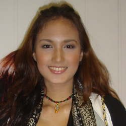 Nadine Promosi Baju Ala Kartini