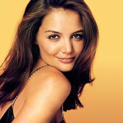 Katie Holmes, Cantik Dengan Rambut Baru