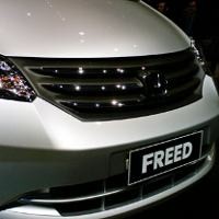 Freed Coba Pasar Nissan Livina