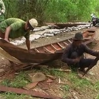 Banjir Datang, Pengrajin Perahu Kebanjiran Order