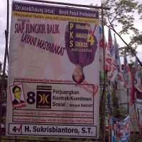 Cari Dukungan, Caleg Jungkir Balik