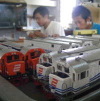 Mengintip Usaha Miniatur Kereta Api