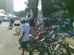 Ribuan Warga Goes Sepeda di Jalanan Jakarta