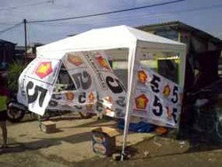 Bau Kampanye di Tengah Korban Kebakaran Jati Pulo