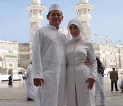 Nikah, Cici Paramida Diberi Mas Kawin Uang Arab