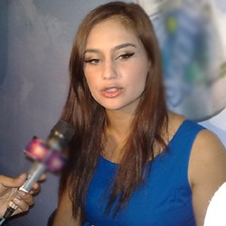 VJ Marissa Ngetop Karena Kaki Retak