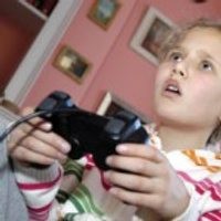 Digoda  via Game Online, Gadis 11 Tahun Pose Bugil