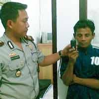 Razia PKL, Muafi Curi Ponsel