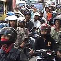 Pawai Kampanye Damai Macetkan Jalanan