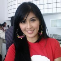 Sandra Dewi Betah Pakai Yaris