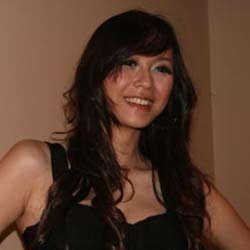 Aura Kasih Akui Jalan Bareng Onci Ungu