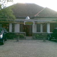 Bersantap Santai di Bangunan Tua