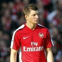 Almunia Absen, Arshavin Diragukan