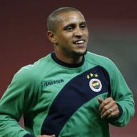 Roberto Carlos Ingin Kembali ke Madrid